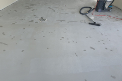 Epoxy-coating-on-the-garage-concrete-floor-3-scaled