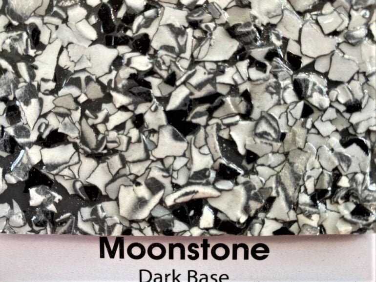 Moonstone – Dark Base